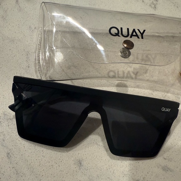 Quay Sunglasses - Picture 1 of 1